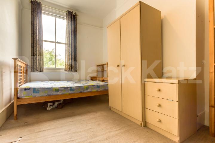 			2 Bedroom, 1 bath, 1 reception Flat			 Middle Lane, CROUCH END